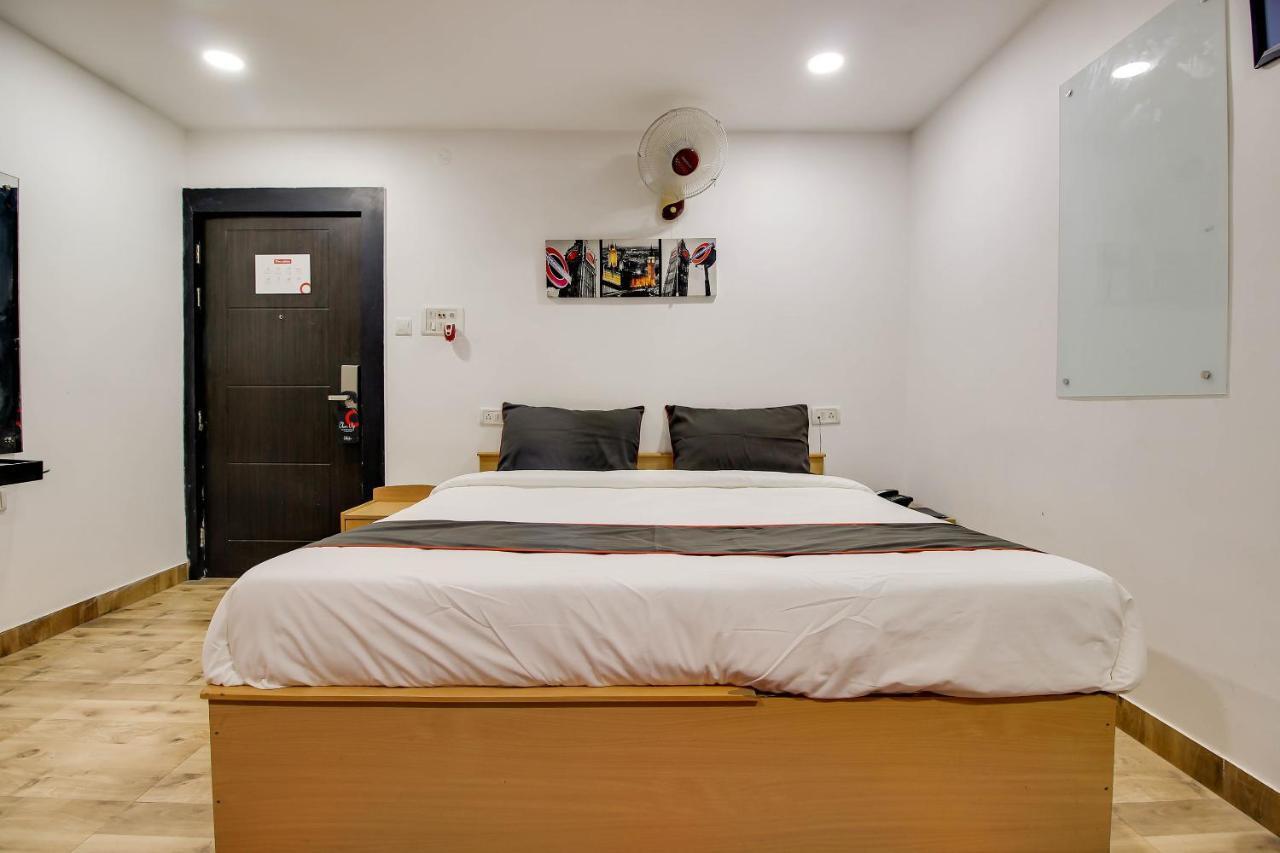 Oyo 2794 Hotel Plaza Inn Guwahati Buitenkant foto